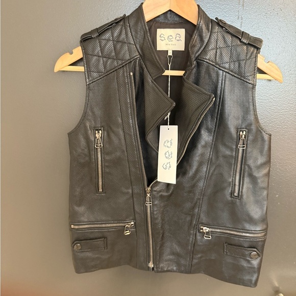 Sea New York NWT size 2 Black Textured Leather Vest- retails 710 US - Picture 14 of 14